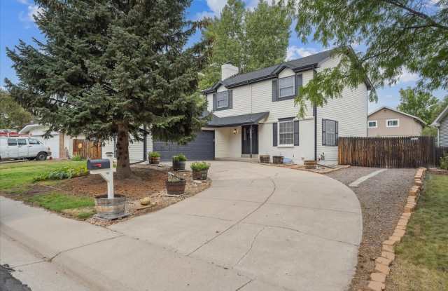 Bright, Modern Home on a Spacious Lot in a Prime Location photos photos
