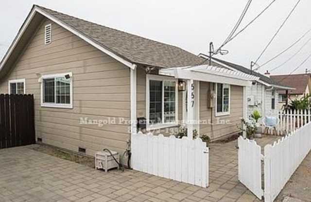 Great Home Near Downtown Monterey With Fenced Back Yard photos photos