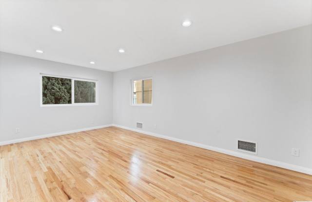 4608 Greenwood Place Gallery 3