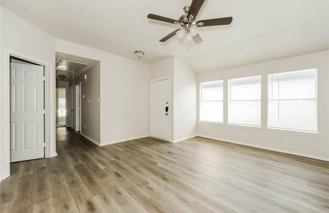 6818 Brookhaven Trail Gallery 4