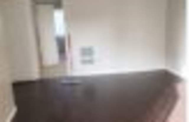 8531 1/2 Rose Street Gallery 3