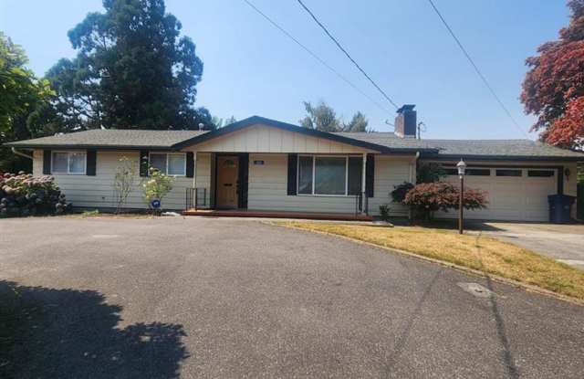 3 Bedroom, 2 Bathroom Home! Gallery 1