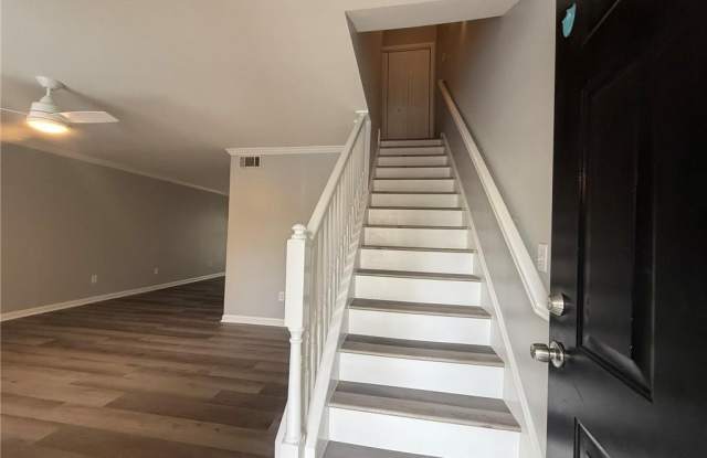 110 Summer Pl Gallery 4