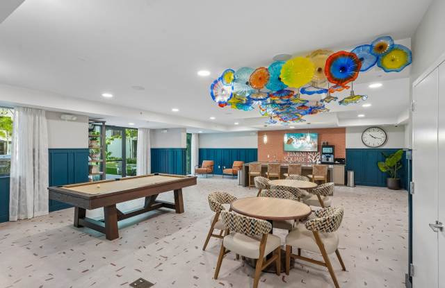 Bimini Square Gallery 3