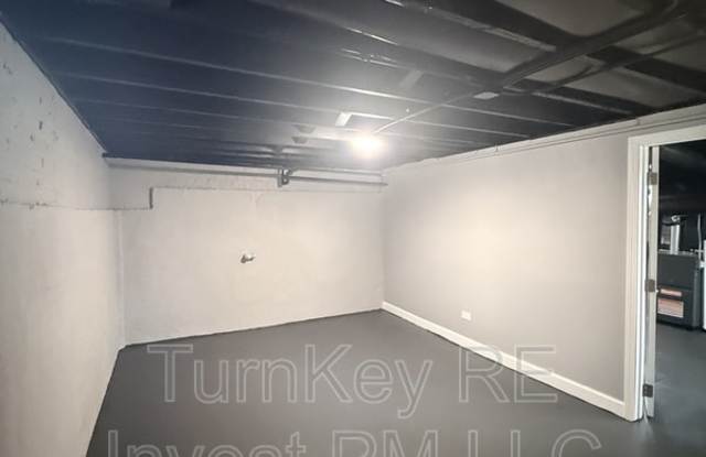 304 Hyde Park Avenue Gallery 4