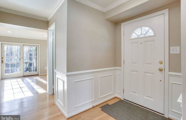 11500 PINE CONE COURT Gallery 4