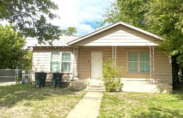 Four bedroom home with two bathrooms available Gallery 1