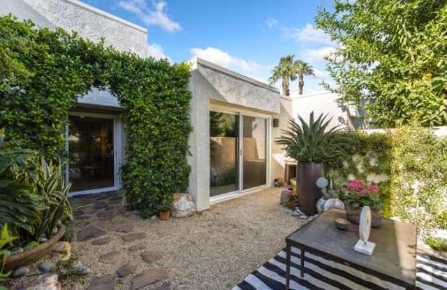 1742 Sunnydale Plz Gallery 3