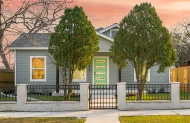 Charming 3BR House in San Antonio photos photos
