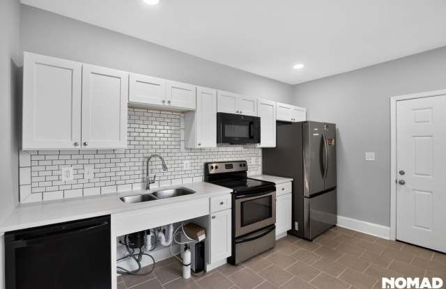 ADA Friendly Charming 3BR House in Middle River Gallery 3