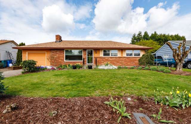 Beautiful 2 Bedroom 1 Bathroom Home with 2 Offices!! - 414 Tampa Way, Vancouver, WA 98664