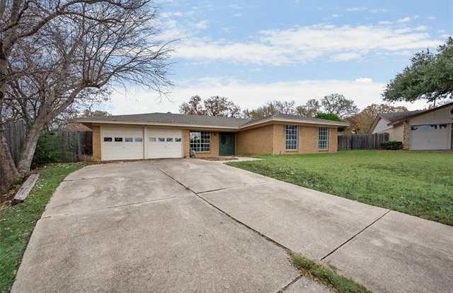 1125 Shady Elm Court - 1125 Shady Elm Court, Bedford, TX 76021