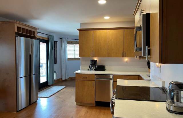 Cozy 1 Bed/1 Bath Gallery 3