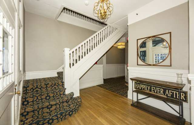 2620 LAGUNA Apartments Gallery 3