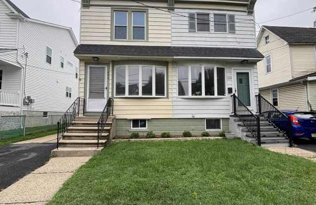 222 Emerald Avenue Gallery 1