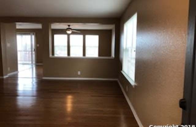 5563 Spring Walk Gallery 3