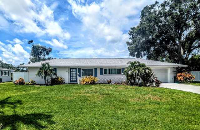 AnnuaL/Seasonal furnished renovated 3/2 pool home in South Gate photos photos