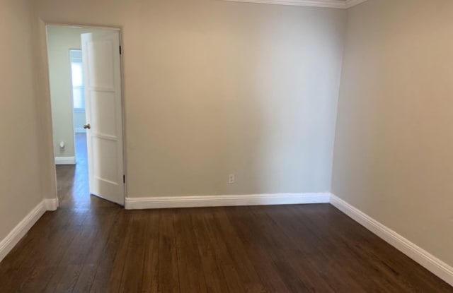 7803 S Hobart Blvd., Unit Main Bedroom Gallery 3