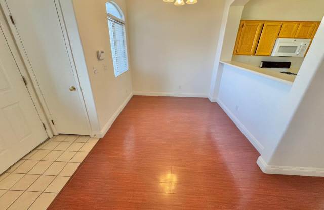 ** SUPER SUMMER SPECIAL!! $500 Off First Month's Rent**   Beautiful 2 bedroom townhome with 2 car garage in gated community near Summerlin Gallery 4