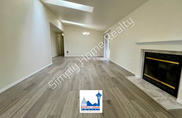 9041 Steilacoom Rd SE Unit B Gallery 2