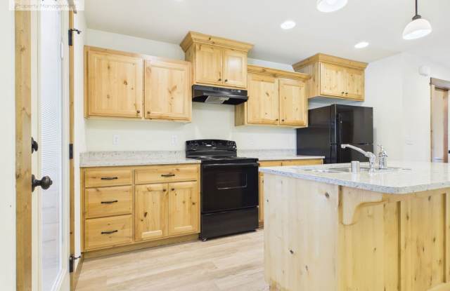 3 Bedroom End Unit Condo in Bozeman First Month Free!! photos photos 3 Bedroom End Unit Condo in Bozeman First Month Free!! photos photos