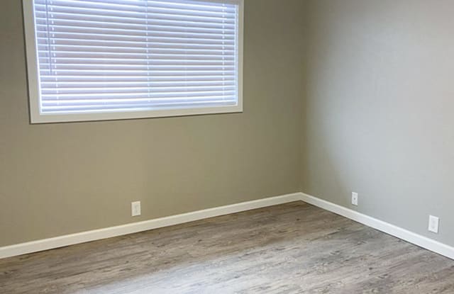 Sutter Apartments Gallery 3