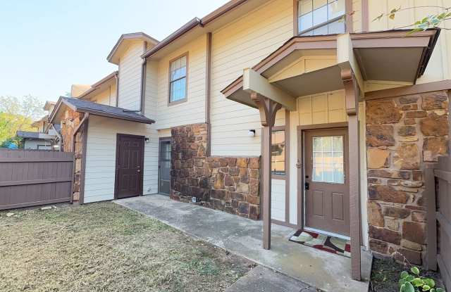 Welcome to this 2 bedroom, 2.5 bath home located in Shadow Mountain Condominiums! photos photos