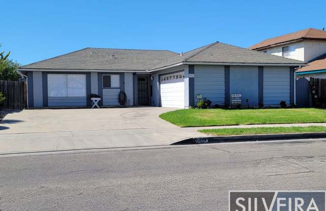 Charming 3 bed 2 bath home in Santa Maria - 1021 North College Drive, Santa Maria, CA 93454