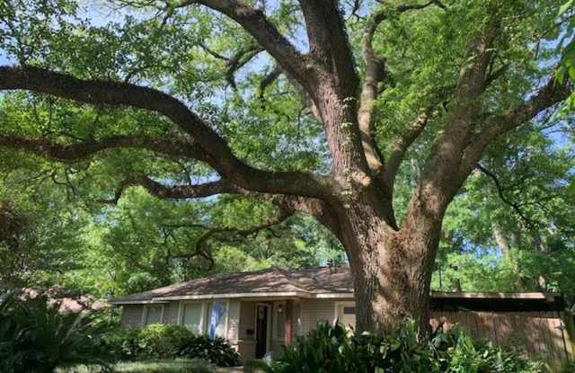 2214 Bardwell Dr. Gallery 3