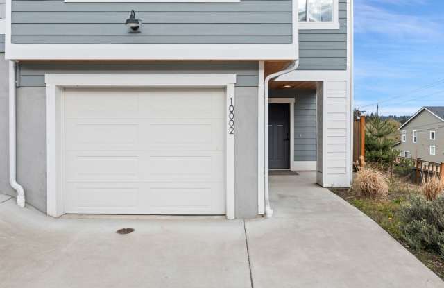 Luxury Townhome in Central Kitsap Gallery 4