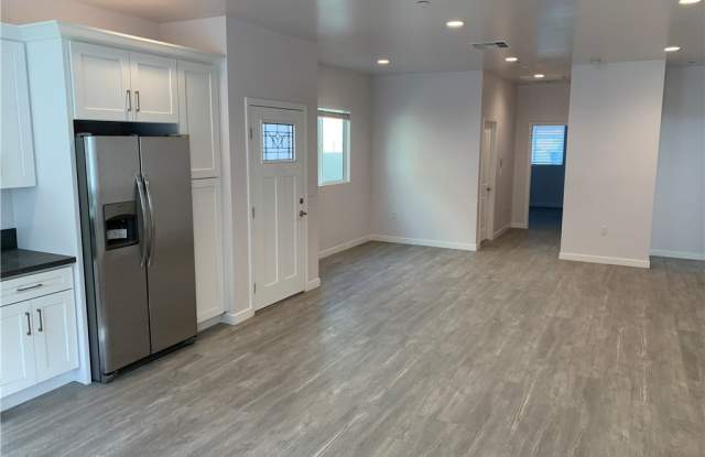 6731 Morella Avenue Gallery 4