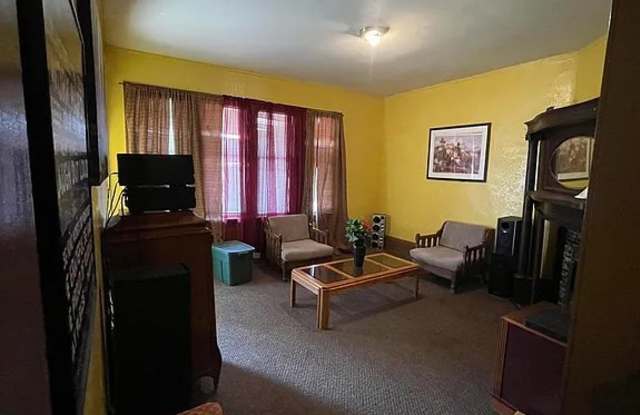 912 W Hadley St photos photos