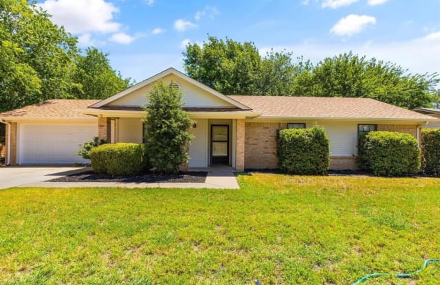304 Rio Grande Street - 304 Rio Grande Street, Glen Rose, TX 76043