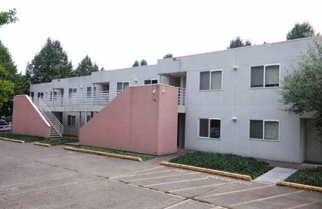 (343) Palatine Apartments   2 Bdrm / 1 Bthrm Townhome Gallery 1