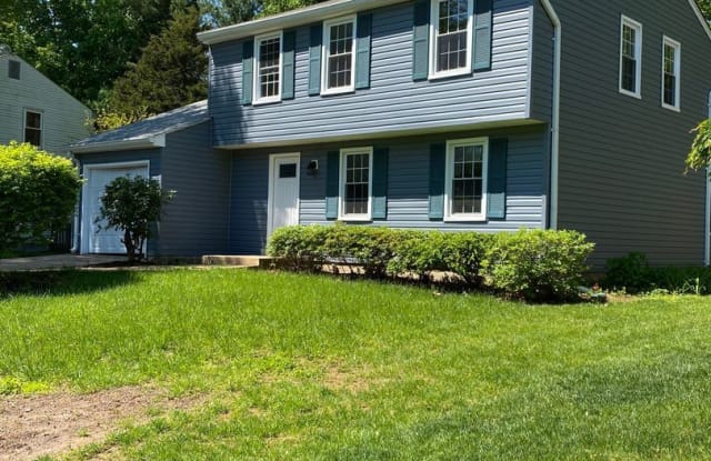 5138 Bradfield Dr - 5138 Bradfield Drive, Fairfax County, VA 22003
