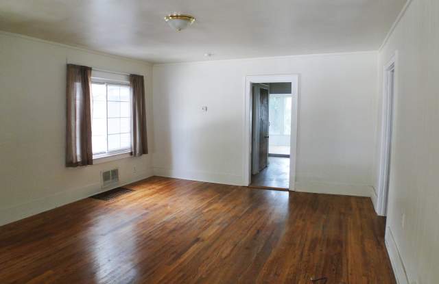 Coming Soon! Charming Westland Home with Spacious Living Areas Gallery 4