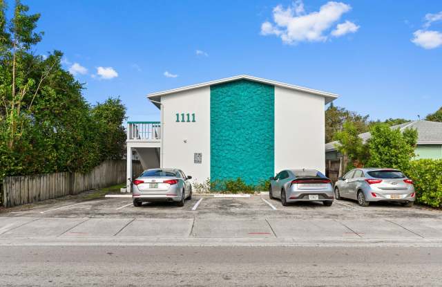 1111 N Federal Highway photos photos