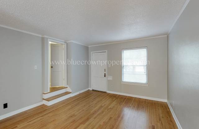 4823 N Central Expy - 4823 North Central Expressway, Dallas, TX 75205