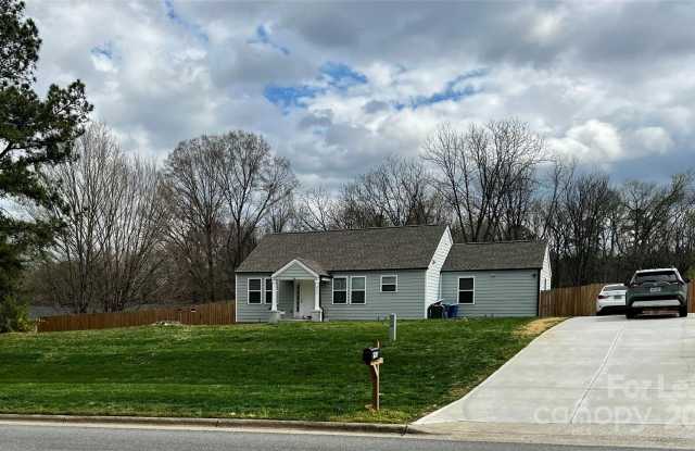 1308 Old Concord Road photos photos