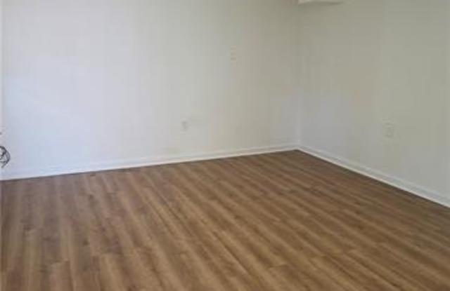 5504 CANAL Boulevard Gallery 3