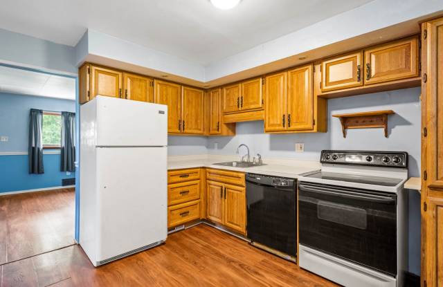 Beautiful 2 bedroom home in Scott Township available October 1! photos photos