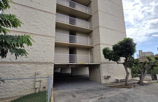 Immaculate 1 bedroom w/ Assigned Parking Stall in Town! photos photos