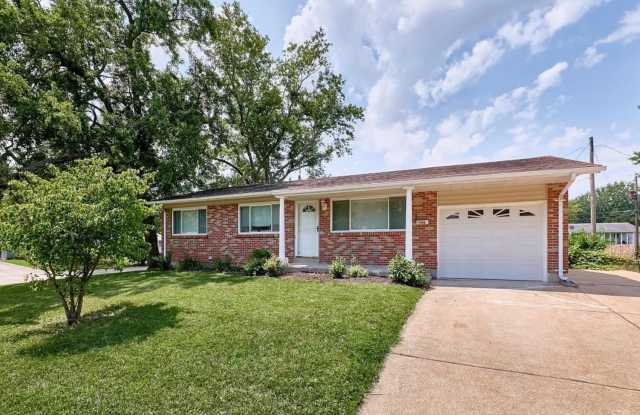 900 Hazelvalley Dr photos photos