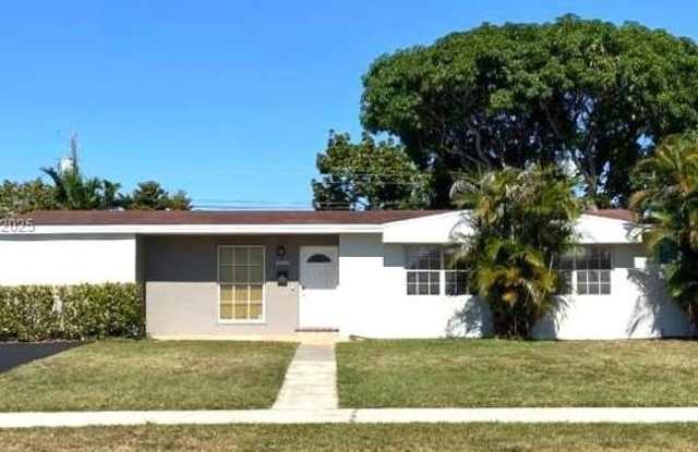 8825 SW 19th St photos photos