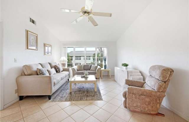 4070 Looking Glass Ln Gallery 3