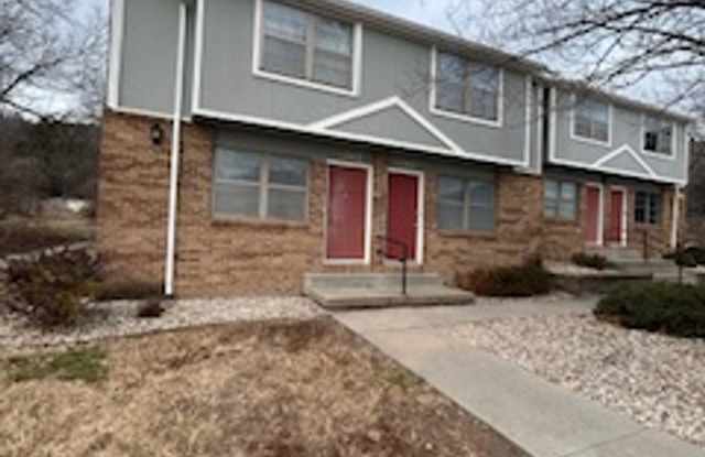 Charming Townhome, Prime Location, Cozy Living - 1260 South Jackson Street, Junction City, KS 66441