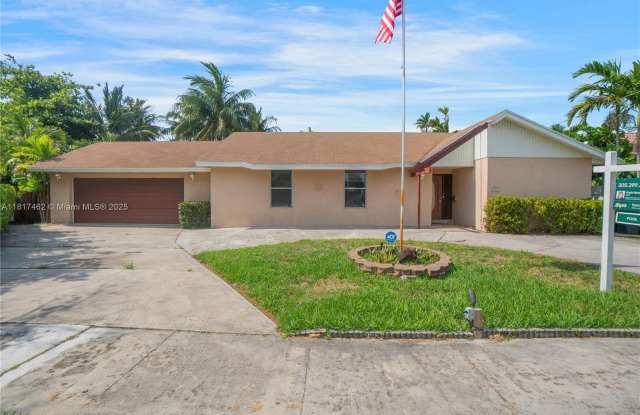 2917 Mckinley St photos photos