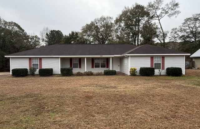 Brookside Subdivision - Minutes to Ft. Rucker Gate! - 304 Lakeside Drive, Level Plains, AL 36330