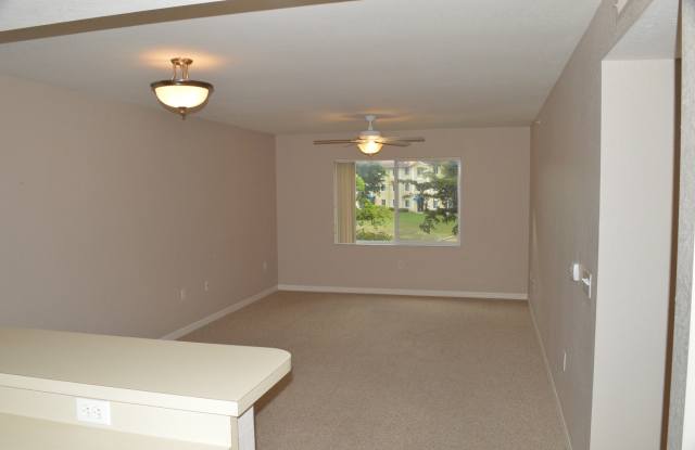 Condo in North Naples- 2 bed/ 1 bath Gallery 4