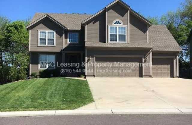Stop scrolling—your dream home in Lee’s Summit is officially here! photos photos Stop scrolling—your dream home in Lee’s Summit is officially here! photos photos